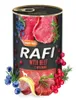 A can of dog food with ingredients like beef, blueberries, and cranberries shown around it. Náhled obrázku produktu