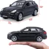 Bburago 1:24 Porsche Cayenne TURBO Noir Voir les images du produit 11