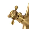 Close-up of a vintage-style brass faucet handle. Podgląd zdjęcia produktu
