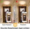 A split image showing a hallway with a ceiling light. The left side shows the light with a green checkmark and the text 'Kein Flackern' (No Flicker). The right side shows the light with a red X and the text 'Flackern' (Flicker). Both sides show a person lo Náhľad obrázku produktu