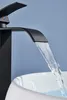 Rubinetto lavabo bagno Ari Waterfall nero in ottone, bocca Anteprima dell’immagine prodotto 9