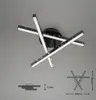 A modern LED ceiling light with a starburst design, mounted on a gray ceiling. Technical drawings with dimensions are shown below the main product image. Anteprima dell’immagine prodotto