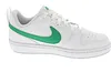 A side view of a white Nike Court Borough Low Recraft sneaker with a green Nike swoosh. Anteprima dell’immagine prodotto