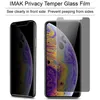 Two iPhones are shown, one with a privacy screen protector applied and one without. The image highlights the privacy feature of the screen protector. Produktbild-Vorschau