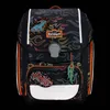 A black backpack with flame graphics and car patches. Voir les images du produit