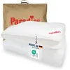 A folded white duvet is presented in front of a brown branded bag. A tag is attached to the duvet. Produktbild-Vorschau