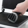 Čistiaca kefka OXO Good Grips na elektrický gril / Náhľad obrázku produktu 3
