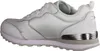 A side view of a white Skechers sneaker. Voir les images du produit
