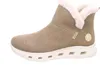 A side view of a beige boot with white fur lining and a white sole. Produktbild-Vorschau