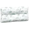 A rectangular cushion with a leaf pattern. Produktbild-Vorschau