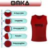 Merkmale des OMKA 6er-Sets Sportroter Bib zeigen elastischen, stabilen Stoff mit D-förmigem Ausschnitt für Bewegungsfreiheit und optimale Luftzirkulation beim Training. Jetzt kaufen. Produktbild-Vorschau