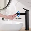 Černá koupelnová baterie, otočná o 360°, umyvadlová Náhled obrázku produktu 1