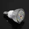 A close-up studio shot of an LED grow light bulb against a black reflective background. Anteprima dell’immagine prodotto