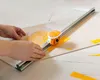 Nóż krążkowy Fiskars 2 w 1 45 mm i linijka 6x24" Podgląd zdjęcia produktu 9