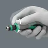 A gloved hand is shown operating a tool with a ratcheting mechanism. Anteprima dell’immagine prodotto