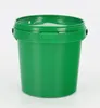 A green plastic bucket with a lid and handle is shown against a white background. Anteprima dell’immagine prodotto