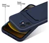 A close-up view of a dark blue phone case with a card slot, placed on top of a smartphone. Anteprima dell’immagine prodotto