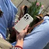 Glossy Wavy Hülle Beige  - Kompatibel mit iPhone 16 Pro Produktbild-Vorschau 3