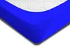 A close-up view of a blue fitted sheet on a white mattress. Produktbild-Vorschau