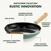 A cutaway view of a frying pan with labels pointing out its features. Náhled obrázku produktu