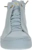 A close-up, front-facing view of a light blue high-top sneaker. Voir les images du produit