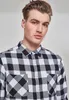 Urban Classics Pánská kostkovaná košile Unifir černo-bílá L Náhled obrázku produktu 11