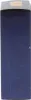 A close-up side view of a dark blue product box with a small label on the top. Voir les images du produit