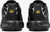 The back view of two black Nike Air Max Plus sneakers. Podgląd zdjęcia produktu