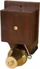 A retro-style doorbell made of wood and brass, mounted on a white background. Náhled obrázku produktu