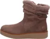 A side view of a brown women's boot with a fur lining and a thick sole. Produktbild-Vorschau