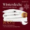 A stack of white duvets with marketing text and graphics. Produktbild-Vorschau