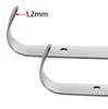 Close-up view of two curved metal shoehorns, with a measurement indicator. Anteprima dell’immagine prodotto