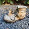 Gartenfigur Pflanzschuh mit spielenden Eichhörnchen zum Produktbild-Vorschau 1