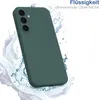 A green phone case is shown partially submerged in splashing water, suggesting its water-repellent properties. Produktbild-Vorschau