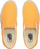 A top-down view of two orange Vans slip-on shoes against a white background. Voir les images du produit