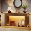 A console table with decorative items in a hallway. Podgląd zdjęcia produktu
