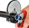 A hand is holding a pipe cutter to cut a black pipe with a blue inner lining. Produktbild-Vorschau