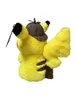 A plush toy of Detective Pikachu wearing a hat, shown from the side. Anteprima dell’immagine prodotto
