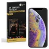 A product box for a screen protector is shown next to a smartphone with a screen protector applied. Produktbild-Vorschau