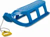 A blue plastic sled with a yellow pull handle and rope, shown on a white background. Anteprima dell’immagine prodotto