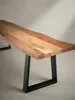 Alternative Perspektive auf die Holzbank mit Baumkante, die das einzigartige Spiel von natürlicher Form und industriellem Design betont._#sku_SAFWL7.291# Produktbild-Vorschau