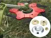 A close-up view of a string trimmer head with multiple blades, along with a set of accessory parts shown in a circular inset. Anteprima dell’immagine prodotto