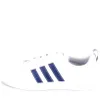 A white sneaker with blue stripes on a white background. Produktbild-Vorschau