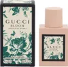 A Gucci Bloom Acqua di Fiori Eau de Toilette bottle and its packaging are displayed side-by-side against a white background. Náhled obrázku produktu