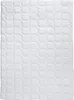 A white quilted blanket laid flat. Voir les images du produit
