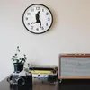 Von der Britischen Komödie Inspirierte Wanduhr Von Ministry Produktbild-Vorschau 2