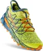 Trailrunning-Schuh "Mutant" von La Sportiva in leuchtendem Gelb mit orangefarbenen Schnürsenkeln und strukturiertem Obermaterial. Náhled obrázku produktu