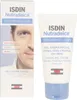 A product shot of ISDIN Nutradeica facial gel cream for seborrheic skin, shown next to its packaging. Anteprima dell’immagine prodotto