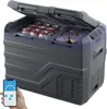A portable car refrigerator with its lid open, showing cans and containers inside. A smartphone displaying a temperature control app is held in the foreground. Anteprima dell’immagine prodotto