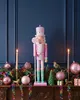 BELIANI Nussknacker-Figur rosa Kiefernholz handgefertigte Produktbild-Vorschau 4
